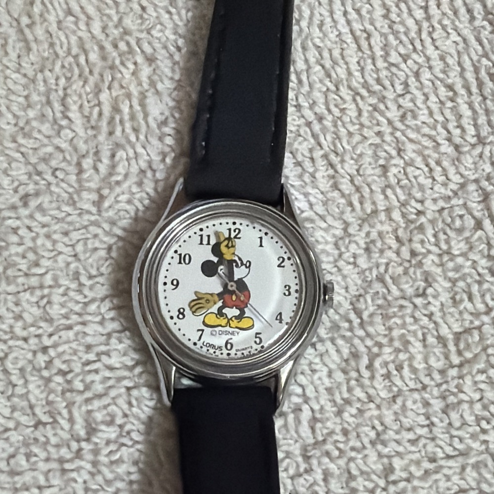 Vtg Mickey Mouse Disney Watch by LORUS, Nice Leather Band